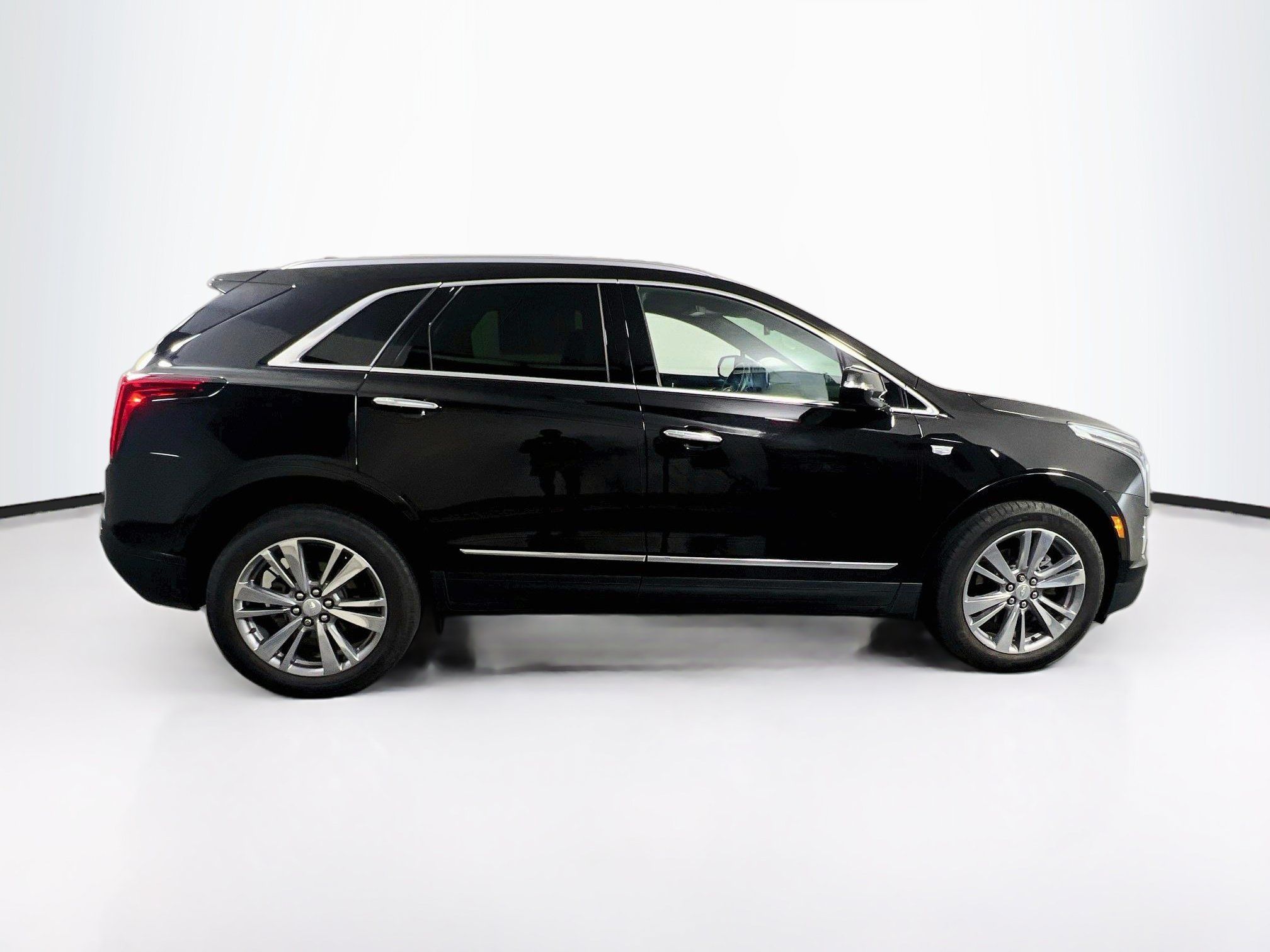Used 2024 Cadillac XT5 Premium Luxury AWD/4WD image 4