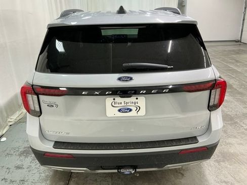 New 2026 Ford Explorer Active w/ Active Comfort Package AWD/4WD image 4