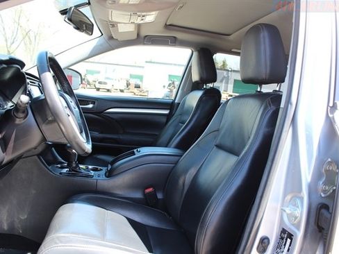 Used 2015 Toyota Highlander XLE AWD/4WD image 10