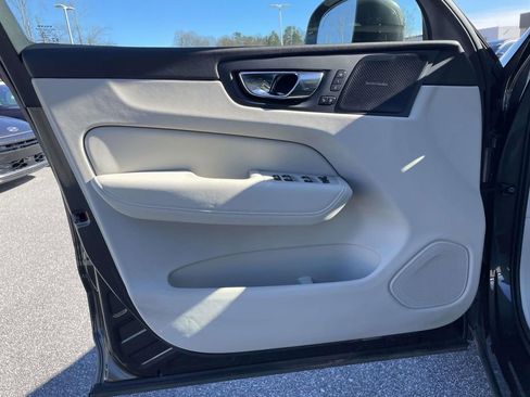 Used 2021 Volvo XC60 T5 Inscription image 6