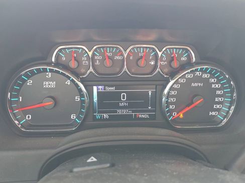 Used 2018 Chevrolet Suburban LT w/ RST Edition image 19