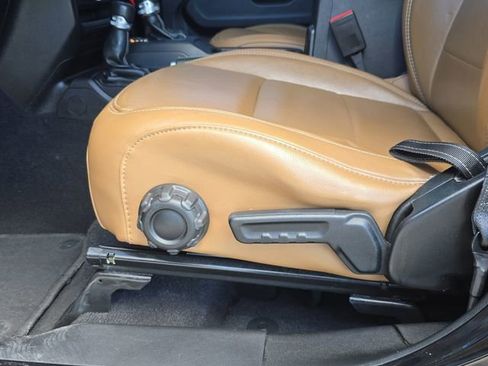 Used 2022 Jeep Wrangler Unlimited Sahara w/ Cold Weather Group image 27