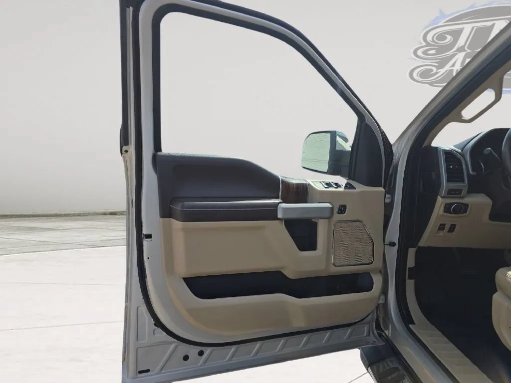 Used 2018 Ford F150 Lariat w/ Equipment Group 502A Luxury AWD/4WD image 31