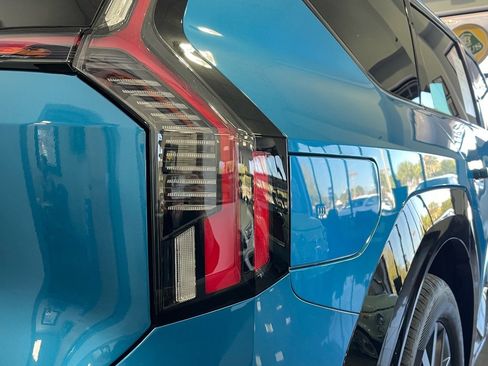 Used 2026 Kia EV9 Land w/ Nightfall Edition Package image 17
