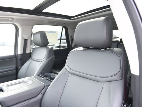 New 2026 Ford Expedition Active RWD image 21