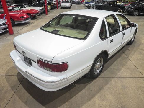 Used 1996 Chevrolet Impala SS RWD image 17