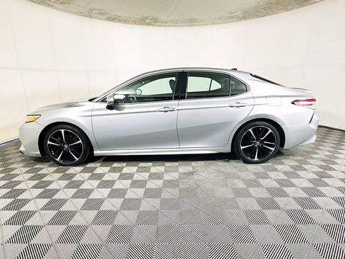 Used 2020 Toyota Camry XSE FWD image 6