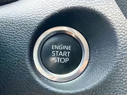 Used 2023 Toyota Corolla Cross LE image 30