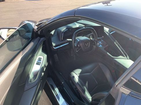 Used 2021 Chevrolet Corvette Stingray Coupe w/ Z51 Performance Package image 11