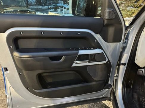 Used 2020 Land Rover Defender 110 HSE image 9