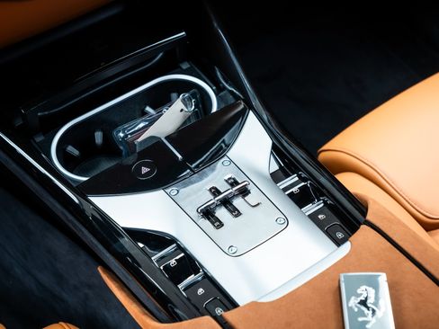 Used 2026 Ferrari Purosangue AWD/4WD image 15