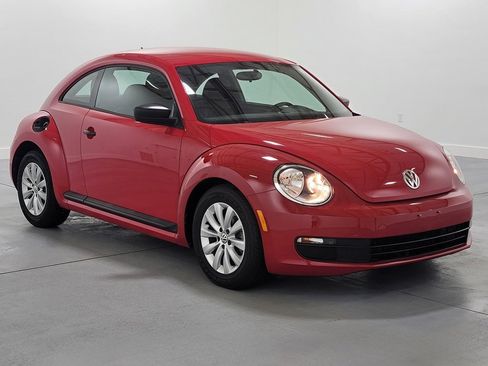 Used 2013 Volkswagen Beetle 2.5 image 2
