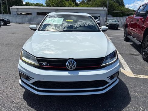 Used 2017 Volkswagen Jetta GLI FWD image 2