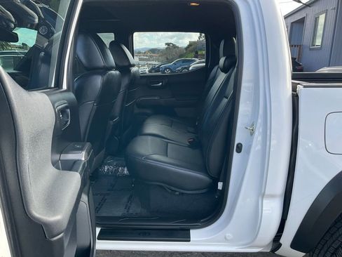 Used 2019 Toyota Tacoma TRD Off-Road w/ TRD Premium Off Road Package image 24