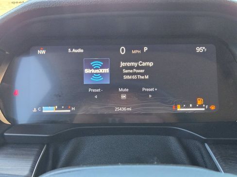 Used 2023 Jeep Grand Cherokee Limited w/ Luxury Tech Group II AWD/4WD image 18