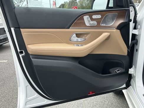 Used 2024 Mercedes-Benz GLE 350 4MATIC w/ AMG Line Exterior image 11