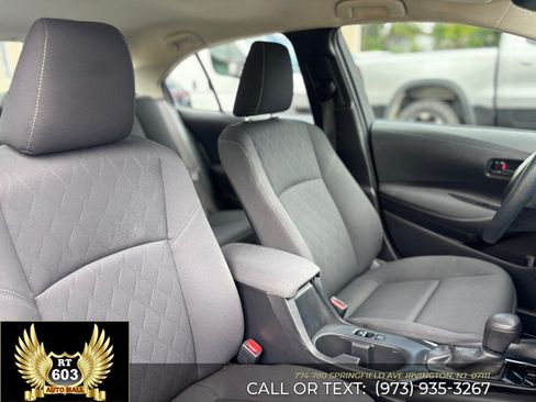 Used 2024 Toyota Corolla LE FWD image 14