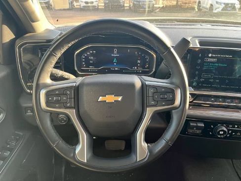 Used 2025 Chevrolet Silverado 1500 LT AWD/4WD image 17