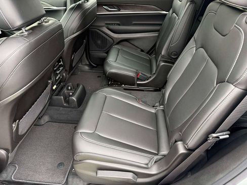 New 2025 Jeep Grand Cherokee L Limited w/ Luxury Tech Group II image 11