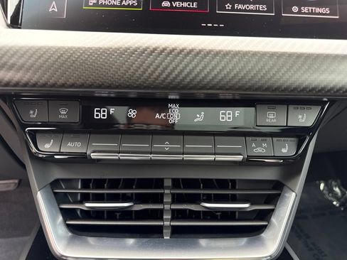 Used 2023 Audi e-tron GT Premium Plus w/ Performance Package AWD/4WD image 18