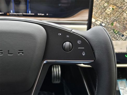 Used 2022 Tesla Model S image 22