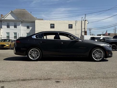 Used 2025 BMW 530i RWD image 10