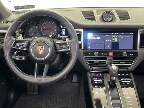 Used 2025 Porsche Macan image 27