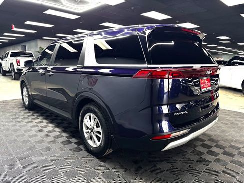 Used 2024 Kia Carnival LX FWD image 11