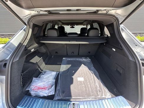 Used 2025 Porsche Cayenne S image 36