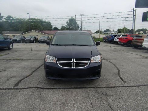 Used 2016 Dodge Grand Caravan SE w/ Quick Order Package 29E SE FWD image 2