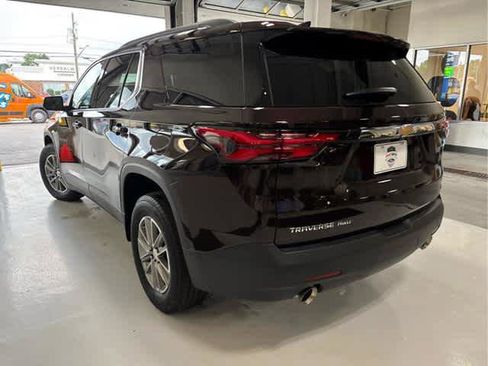 Used 2023 Chevrolet Traverse LT image 4