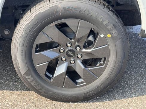 New 2024 Ford F150 Lightning Lariat image 6