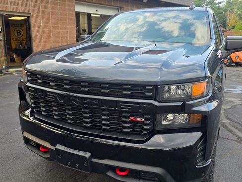 Used 2019 Chevrolet Silverado 1500 Custom Trail Boss w/ Custom Convenience Package image 2