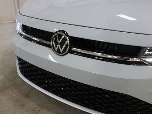 New 2026 Volkswagen Jetta SE FWD image 32