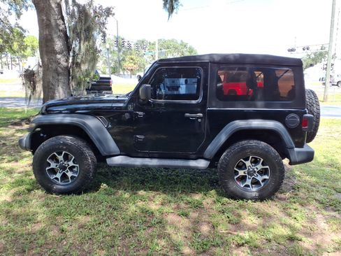 Used 2019 Jeep Wrangler Sport AWD/4WD image 2