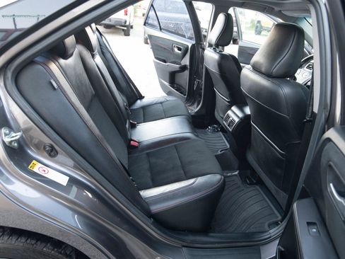 Used 2017 Toyota Camry XSE image 31