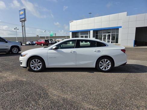 Used 2024 Chevrolet Malibu LT FWD image 2