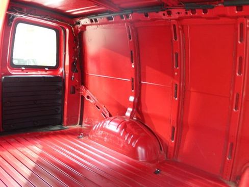 Used 2019 Chevrolet Express 2500 RWD image 9