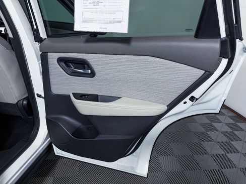 Certified 2022 Nissan Rogue SV AWD/4WD image 46