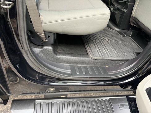 Used 2018 Ford F250 XL w/ Power Equipment Group AWD/4WD image 44