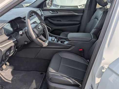 New 2026 Jeep Grand Cherokee Limited Reserve image 11