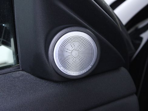 Used 2023 Land Rover Range Rover Evoque R-Dynamic SE image 18