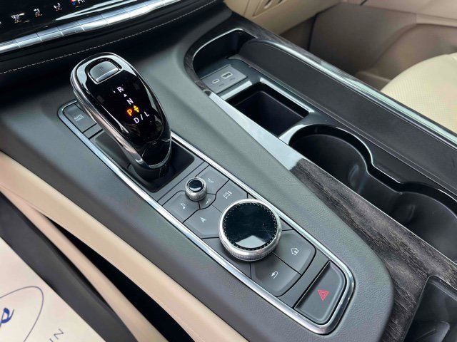 Used 2023 Cadillac Escalade Premium Luxury RWD image 29