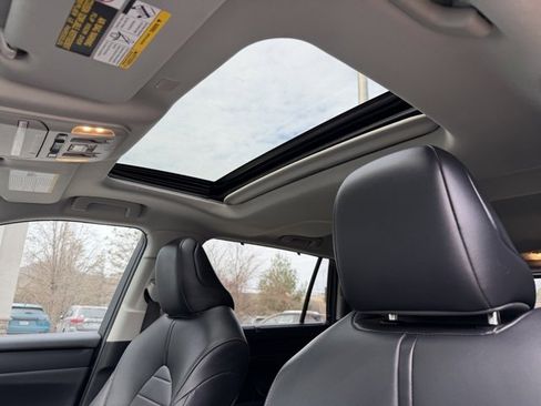 Used 2021 Toyota Highlander XLE image 35