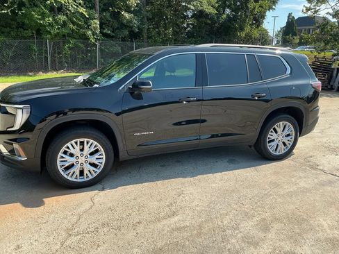Used 2026 GMC Acadia Elevation w/ Elevation Premium Package FWD image 2