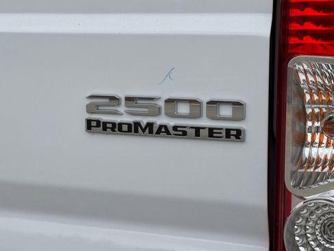 New 2026 RAM ProMaster 2500 w/ Quick Order Package 22G SLT image 24