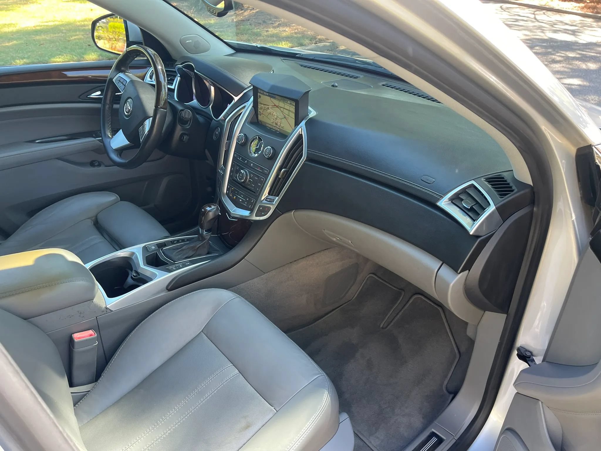 Used 2012 Cadillac SRX Luxury FWD image 14