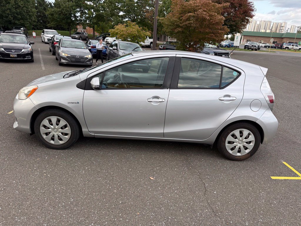 Used 2014 Toyota Prius C Two FWD image 4