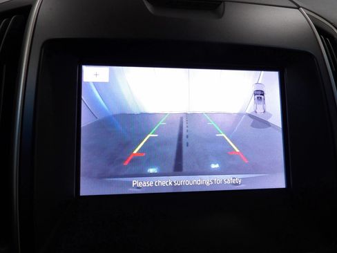 Used 2020 Ford Edge SEL w/ Cold Weather Package AWD/4WD image 16