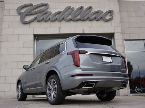 Used 2024 Cadillac XT6 Premium Luxury image 8